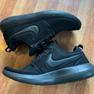 Men’s Black Roshe Nike